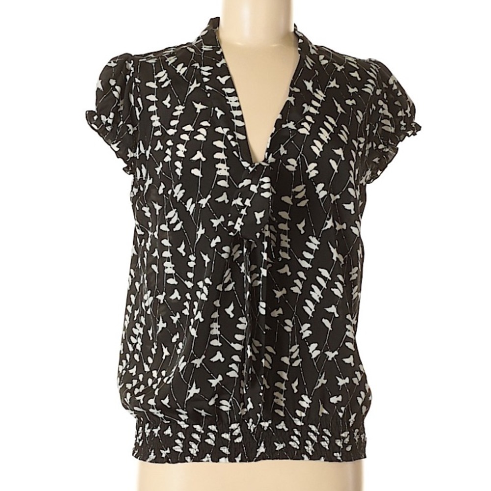 💜2/$20💜 Antilia Femme black blouse white birds